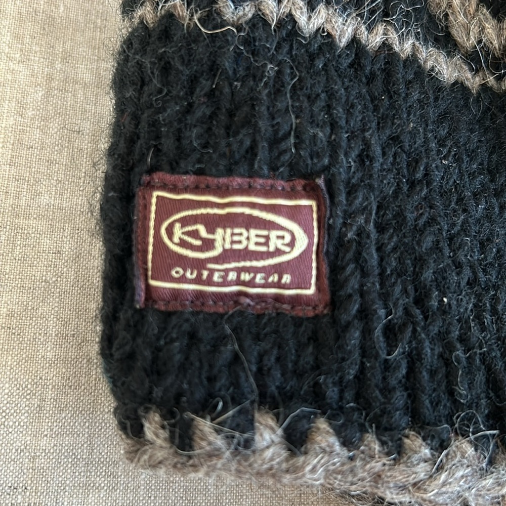 Wool hat - Picture 3 of 3
